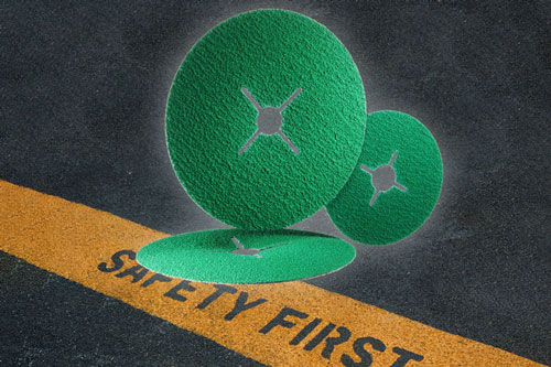 Bildcomposing Hermes-Fiberscheiben mit "Safety first" Slogan im Hintergrund